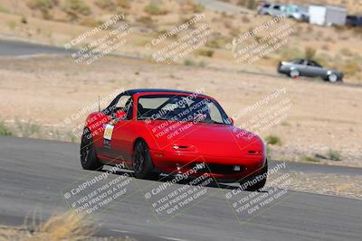 media/Oct-01-2022-Team Topak Racing (Sat) [[f860fb51be]]/2-Inter Low 2/session 2 turn 11/